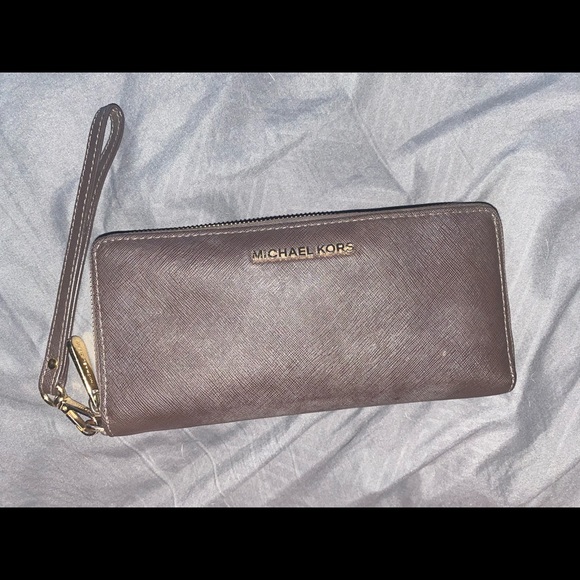 Michael Kors Wallet - Picture 1 of 4